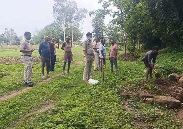 (गौरेला-पेण्ड्रा-मरवाही)40 दिन बाद कब्र से निकाला गया डेढ़ वर्षीय मासूम का शव, करंट से मौत मामले में नया मोड़