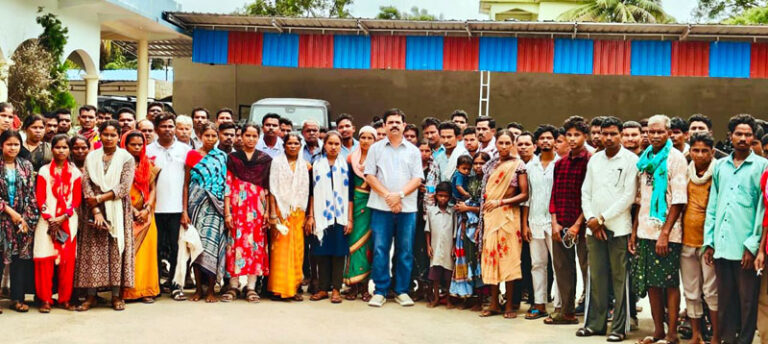 (बीजापुर) नक्सल मामलों में जेलों में बंद निर्दोष आदिवासी ग्रामीणों के रिहाई की मांग को लेकर परिवारजन हुए रायपुर रवाना