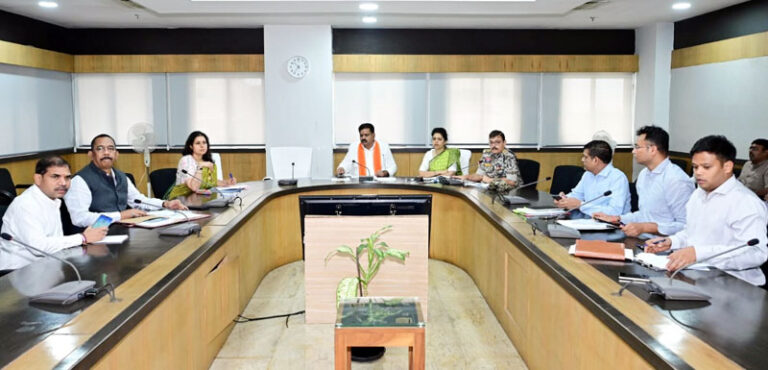 (रायपुर) उप मुख्यमंत्री विजय शर्मा ने नक्सल प्रभावित जिलों में विकास और पुनर्वास कार्यों में तेजी लाने के दिए निर्देश
