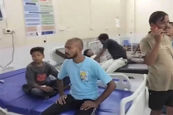 महाराष्ट्र के हॉस्टल में ‘जहरीला’ खाना, 40 छात्रों की बिगड़ी तबीयत, 5 ICU में भर्ती, DM ने दिए सख्त कार्रवाई के निर्देश