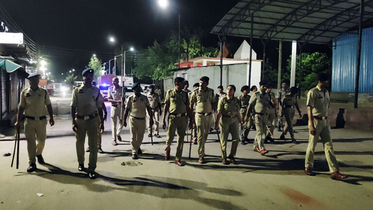 (राजनांदगांव) राजनांदगांव एसपी अंकिता शर्मा ने बेसिक पुलिसिंग और विजिबल पेट्रोलिंग पर दिया जोर