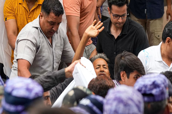सोनम वांगचुक को अस्पताल ले जाने पर विपक्ष का हंगामा, सरकार पर लगाए तानाशाही के आरोप