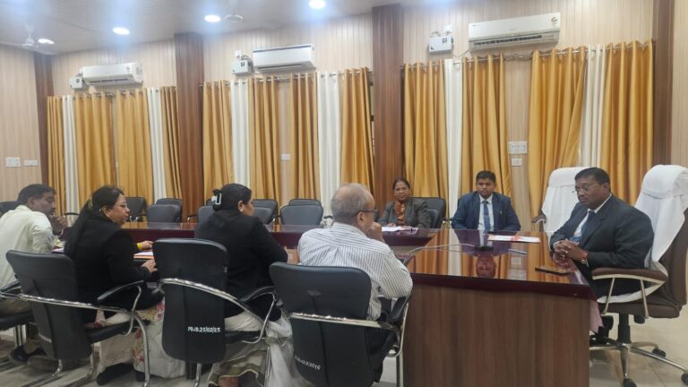 (दुर्ग)समाधान समारोह-2026 के प्रकरणों के त्वरित निराकरण हेतु मध्यस्थ अधिवक्ताओं की बैठक संपन्न