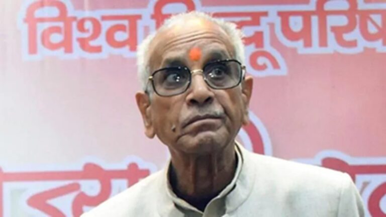 अयोध्या : राम मंदिर में चढ़ावा चोरी के आरोपों के बाद ट्रस्ट की अहम बैठक आज, चंपत राय के इस्तीफे पर हो सकता है फैसला