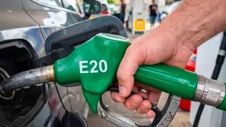 E20 पेट्रोल से इंजन खराब होने का दावा कितना सही? सरकार ने 5 सवालों में दिया जवाब