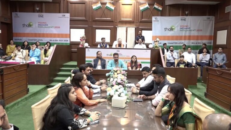 (रायपुर) पुरानी विधानसभा में सजी ‘यंग इंडियन पार्लियामेंट, डॉ. रमन सिंह ने विद्यार्थियों को सिखाए लोकतंत्र के मायने