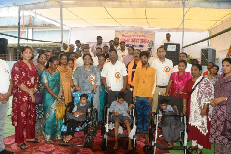 (कोण्डागांव)ग्राम बम्हनी में विकासखंड स्तरीय शाला प्रवेश उत्सव आयोजित