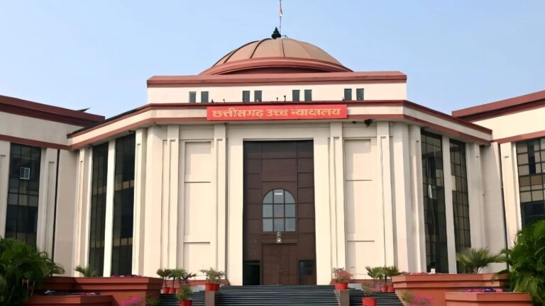 (बिलासपुर) छत्तीसगढ़ हाईकोर्ट में सरस्वती वंदना और गायत्री मंत्र की अनिवार्यता को चुनौती, आदेश निरस्त करने की मांग