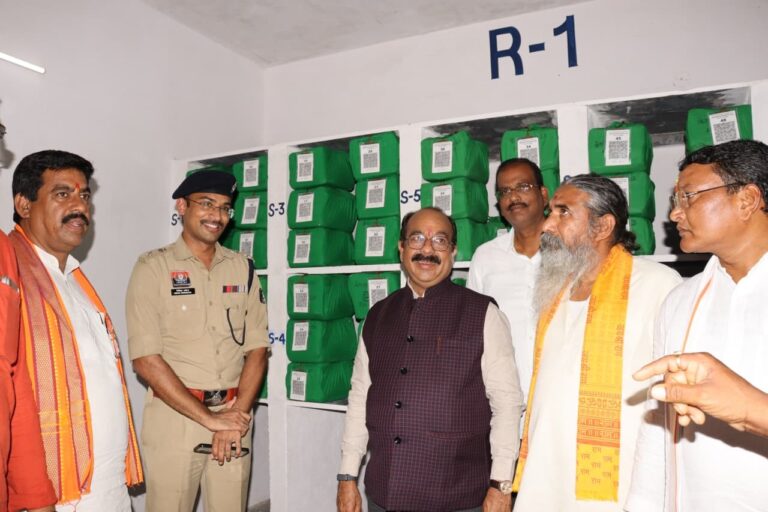 (कांकेर)कांकेर पुलिस ने शुरू की ‘ई-मालखाना व्यवस्था, क्तक्र कोड से होगी जब्त संपत्तियों की डिजिटल ट्रैकिंग