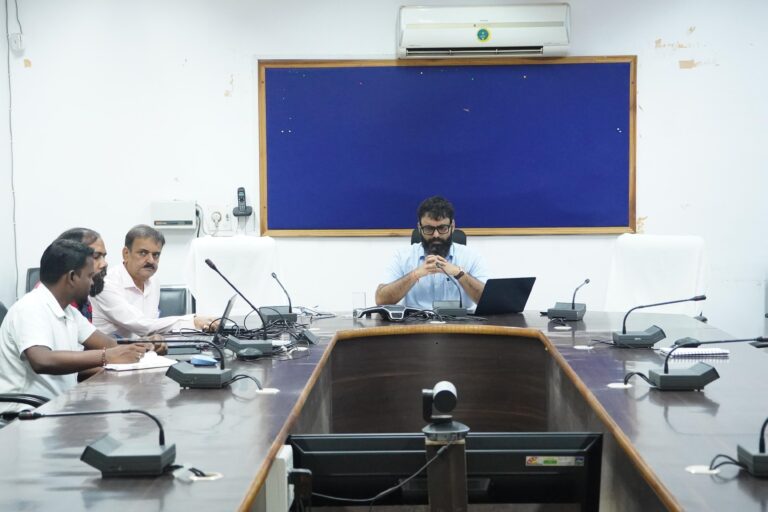 (जशपुरनगर)जशपुर में शिक्षा व्यवस्था की समीक्षा, बायोमेट्रिक उपस्थिति अनिवार्य; लापरवाही पर वेतन रोकने की चेतावनी