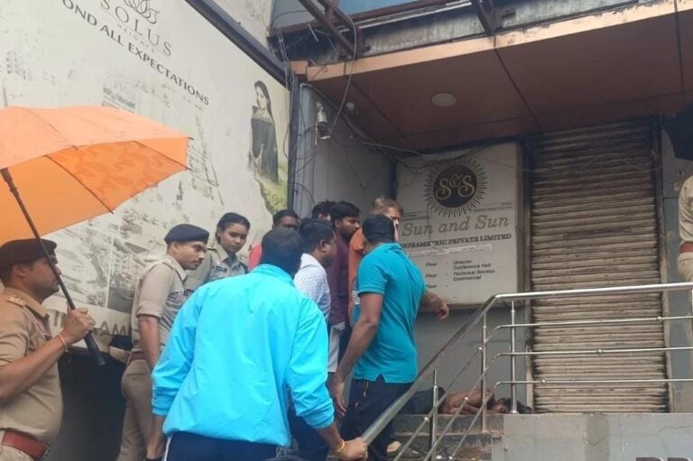 (रायपुर)रायपुर में महिला थाना के पास युवक की खून से लथपथ लाश मिलने से सनसनी, हत्या की आशंका