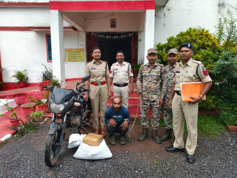 “पल्सर की सीट बनी तस्करी का सीक्रेट चैंबर! 10 किलो गांजा बरामद, अंतर्राज्यीय गिरोह का खेल बेनकाब”