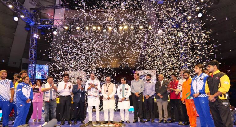 प्रो बॉक्सिंग लीग का भव्य ग्रैंड फिनाले संपन्न: उपमुख्यमंत्री बृजेश पाठक ने विजेताओं को बाइक-स्कूटी देकर किया सम्मानित