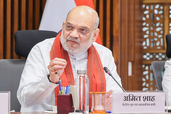 गृह मंत्री अमित शाह एवं केंद्रीय नागरिक उड्डयन मंत्री राममोहन नायडू किंजरापु ने प्रमुख हवाई अड्डों पर यात्री सुविधाओं, सुरक्षा व्यवस्था और आव्रजन प्रणाली की समीक्षा की