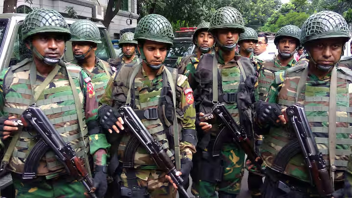 बांग्लादेश में हिंदुओं के बाद अब कट्टरपंथियों का सूफी दरगाह, उर्स और संगीत पर हमला