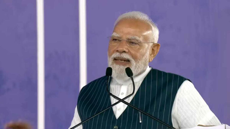 पीएम मोदी ने साणंद में सेमीकंडक्टर फैसिलिटी का उद्घाटन किया, बोले- स्वदेशी चिप्स से एआई को पावर देंगे युवा