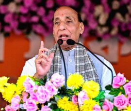 केंद्रीय रक्षा मंत्री राजनाथ सिंह ने पश्चिम बंगाल विधानसभा चुनाव 2026 से पहले, उत्तर 24 परगना जिले के बैरकपुर में एक जनसभा को संबोधित किया।