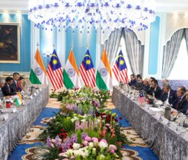 प्रधानमंत्री नरेन्द्र मोदी ने मलेशिया के कुआलालंपुर में मलेशिया के प्रधानमंत्री अनवर इब्राहिम के साथ भारत और मलेशिया के बीच प्रतिनिधिमंडल स्तर की बातचीत में हिस्सा लिया।