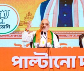 केंद्रीय गृह मंत्री अमित शाह कोलकाता में पश्चिम बंगाल विधानसभा चुनाव 2026 के लिए भाजपा का संकल्प पत्र जारी करने के दौरान संबोधित करते हुए। साथ में पश्चिम बंगाल विधानसभा में विपक्ष के नेता सुवेंदु अधिकारी और पश्चिम बंगाल भाजपा अध्यक्ष समिक भट्टाचार्य भी इस अवसर पर उपस्थित हैं।